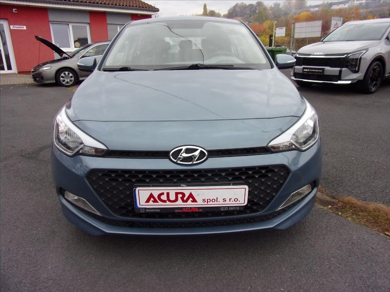 Hyundai i20 1,3 Classic - fotka 8 z 26
