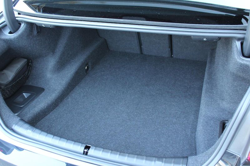 BMW Řada 5 520d - fotka 22 z 25