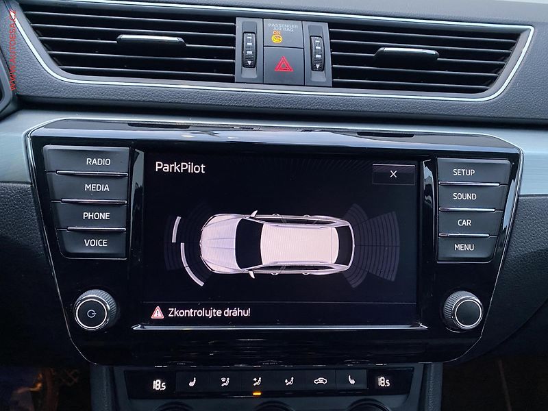Škoda Superb (2016) 2.0 TDi, ČR, SportLine, DSG - fotka 17 z 17