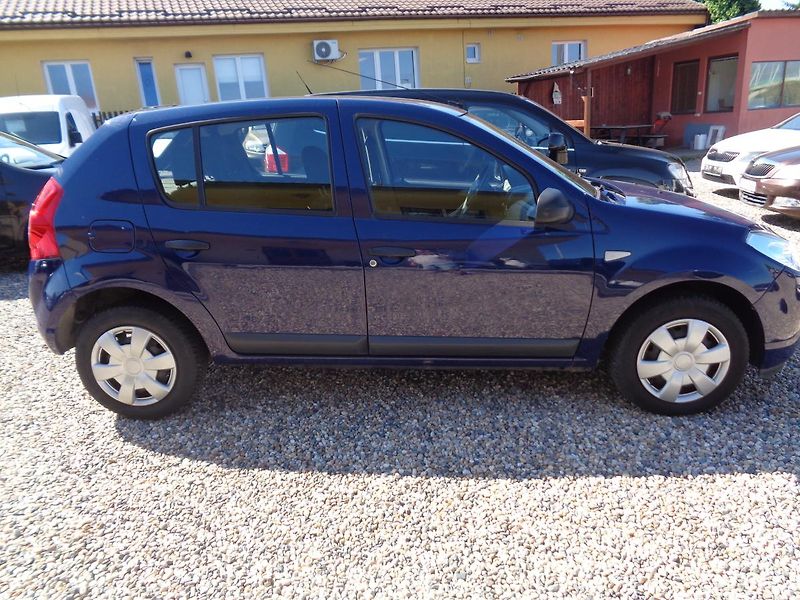 Dacia Sandero 1,4 - fotka 9 z 13