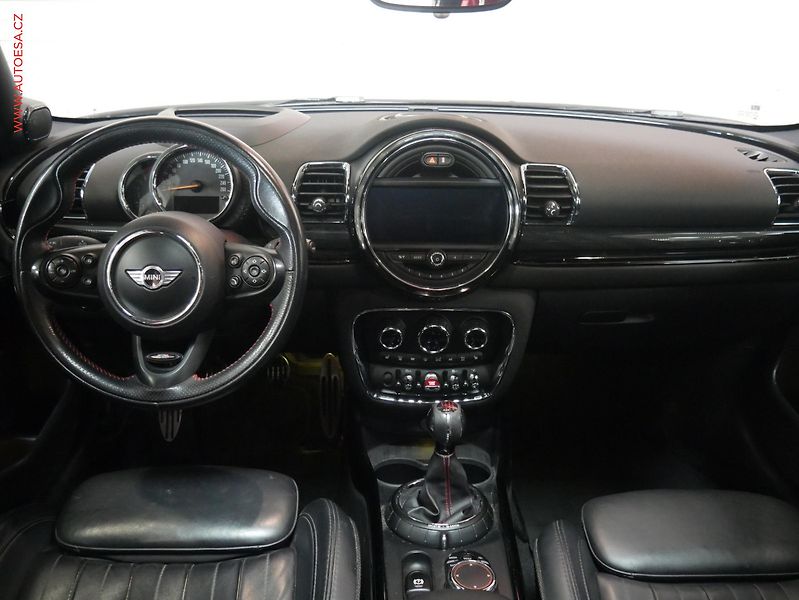 Mini Clubman (2016) 2.0 4x4, LED, panor, navi - fotka 8 z 19
