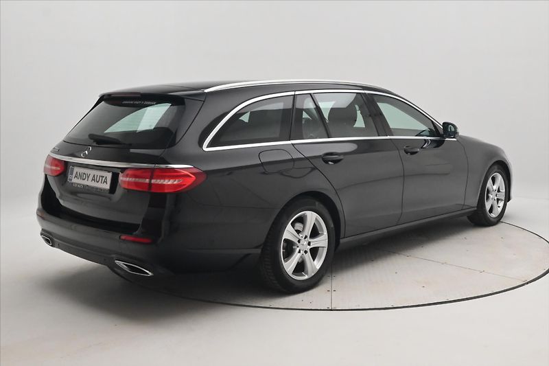 Mercedes-Benz Třídy E 2,0 220d 143 kW Business 9G-Tr - fotka 5 z 31