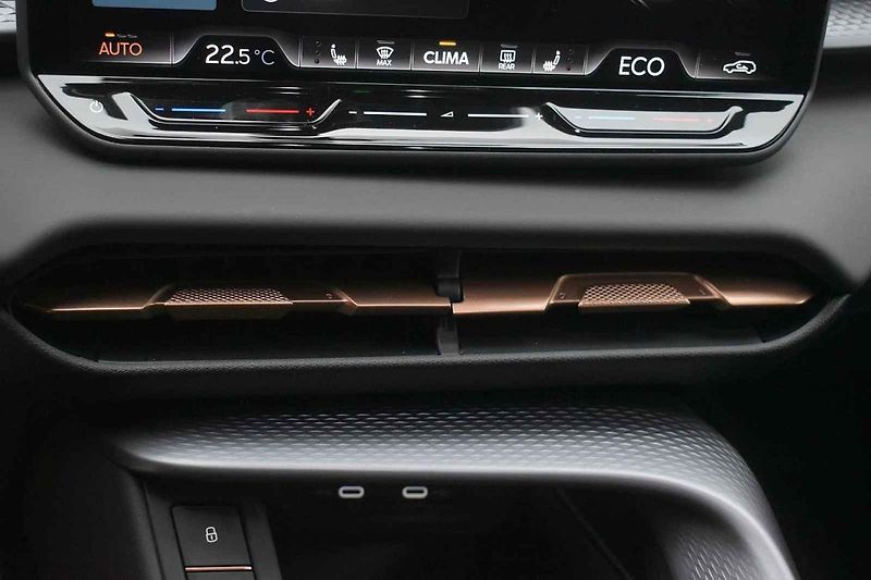 Cupra Terramar vyhoví rodinám i díky příjemným jízdním vlastnostem.