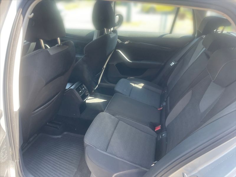Škoda Octavia 2,0 TDI 110 Ambitition DSG - fotka 8 z 11