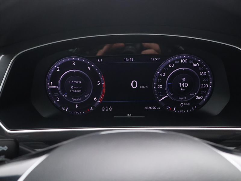Volkswagen Tiguan 2,0 140KW DSG 4Motion - fotka 15 z 29