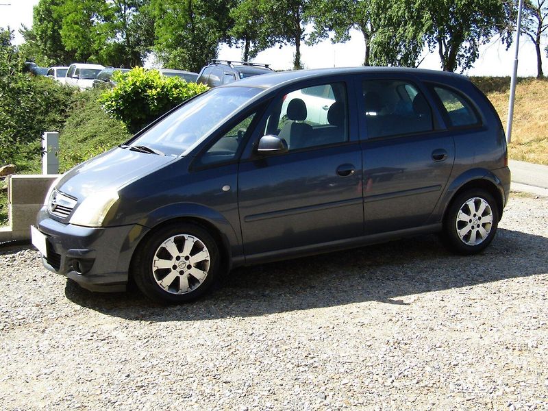 Opel Meriva (2009) 1.7 CDTi 74kW - fotka 11 z 35