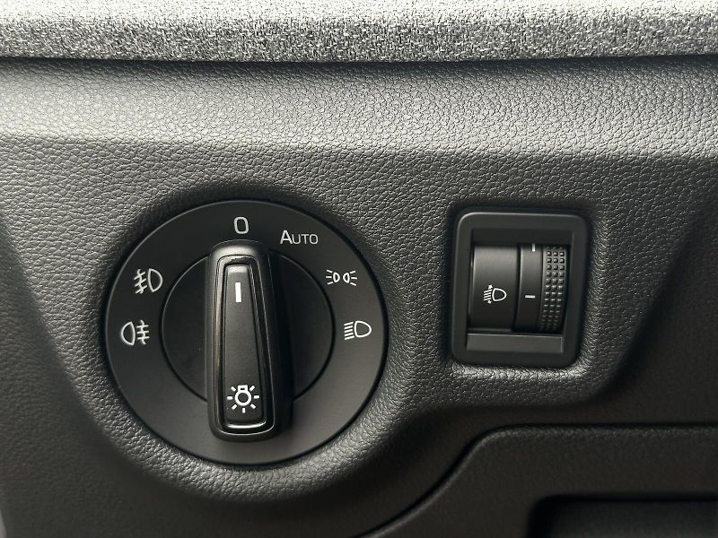 Škoda Kamiq 1.0TSi 116PS Selection 2Z.Clim - fotka 13 z 39
