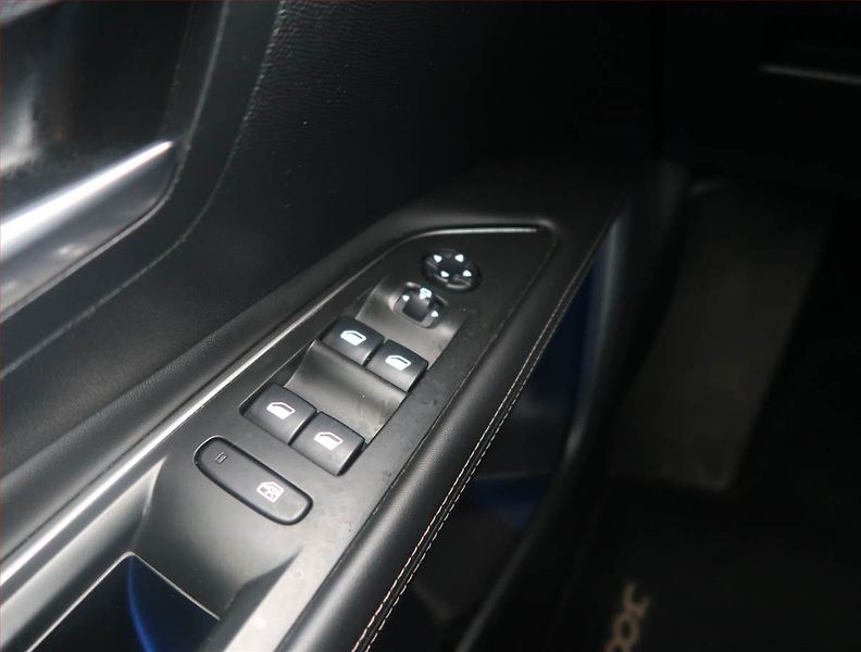 Peugeot 3008 (2018) 1.5 BlueHDi, Kůže, Navi - fotka 14 z 14