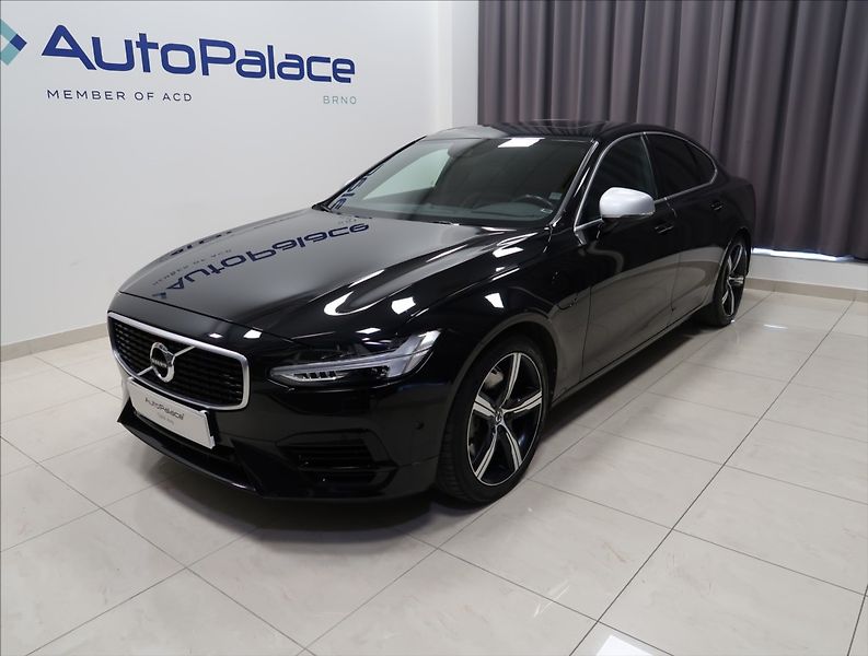 Volvo S90 2,0 T8 TWINENGINE AWD R-DESIGN - fotka 2 z 52