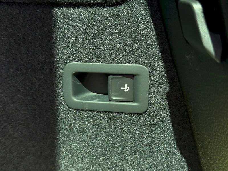 Škoda Karoq (2025) 1.5 TSI 110 kW DSG SportLine - fotka 26 z 28