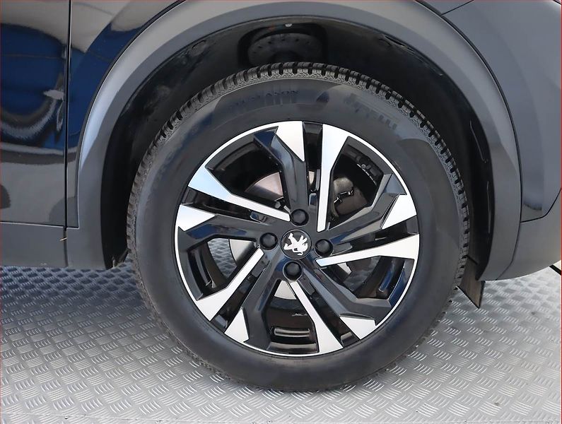 Peugeot 2008 (2020) Active 1.2 PureTech, Kůže - fotka 15 z 20