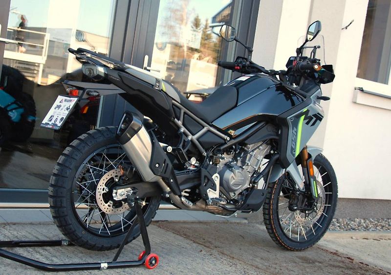 CFMOTO 450 MT-R (2026) 450MT-R GREY - fotka 3 z 25