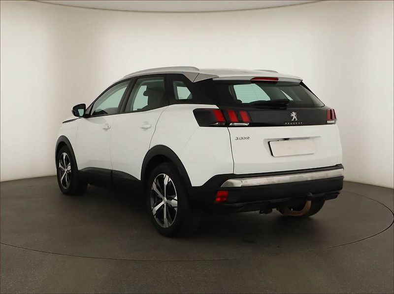 Peugeot 3008 (2018) 1.2 PureTech, ČR,1.maj - fotka 4 z 14