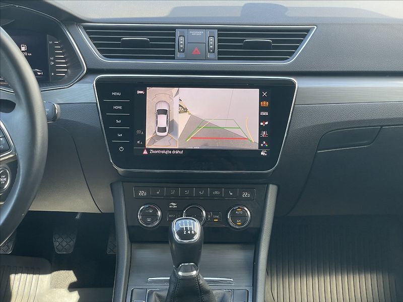 Škoda Superb 2,0 TDI Style NAVI+Kamera 360° - fotka 11 z 23