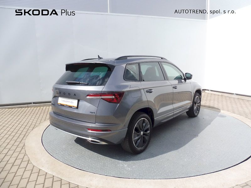 Škoda Karoq (2024) SportLine 2,0 TDI 110kW DSG 4x - fotka 2 z 29