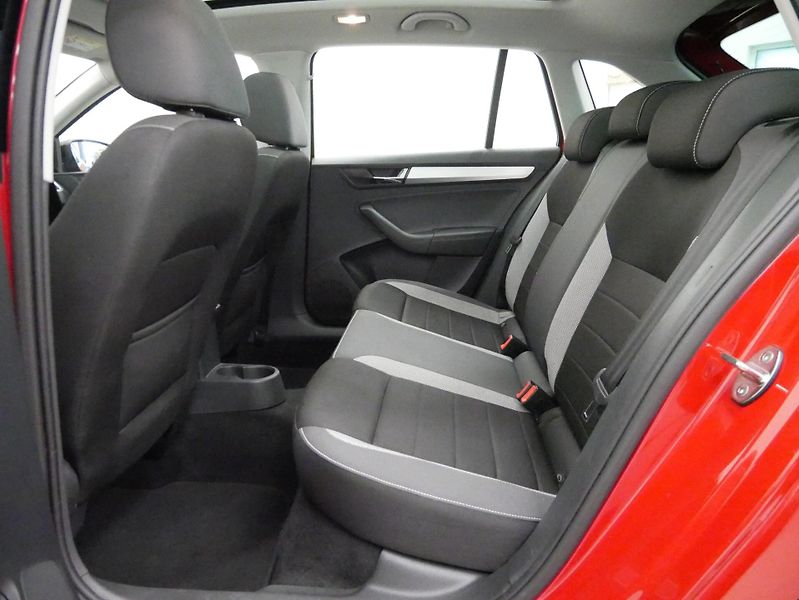 Škoda Rapid - fotka 31 z 32