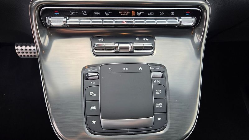 Mercedes-Benz Třídy V 300d/L EXCLUSIVE 4MATIC - fotka 14 z 27