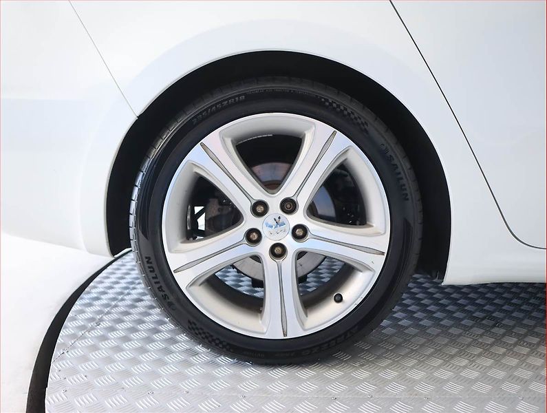Peugeot 508 (2016) 2.0 BlueHDi, Automat, Navi - fotka 15 z 19