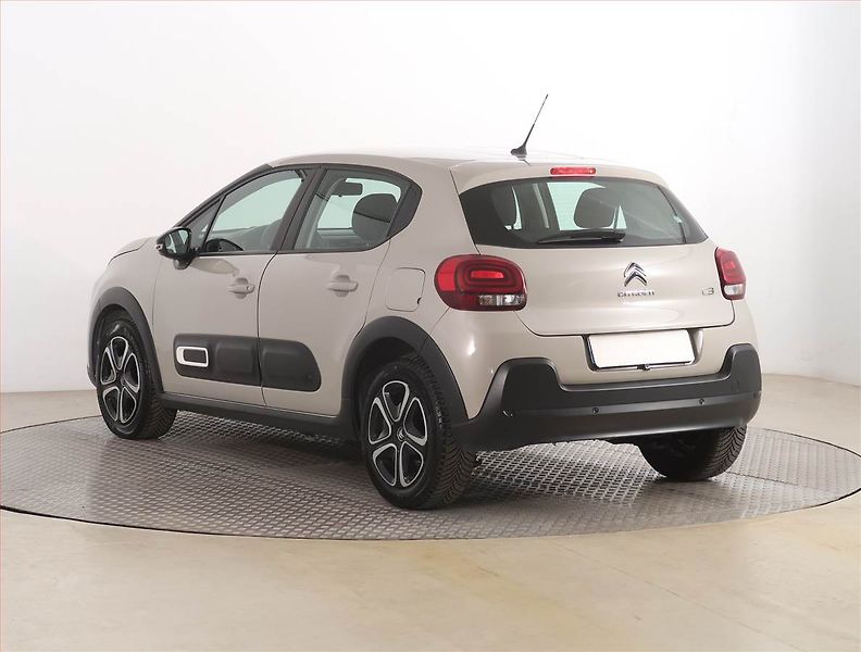 Citroën C3 (2022) Shine 1.2 PureTech, Serv.kniha - fotka 4 z 17