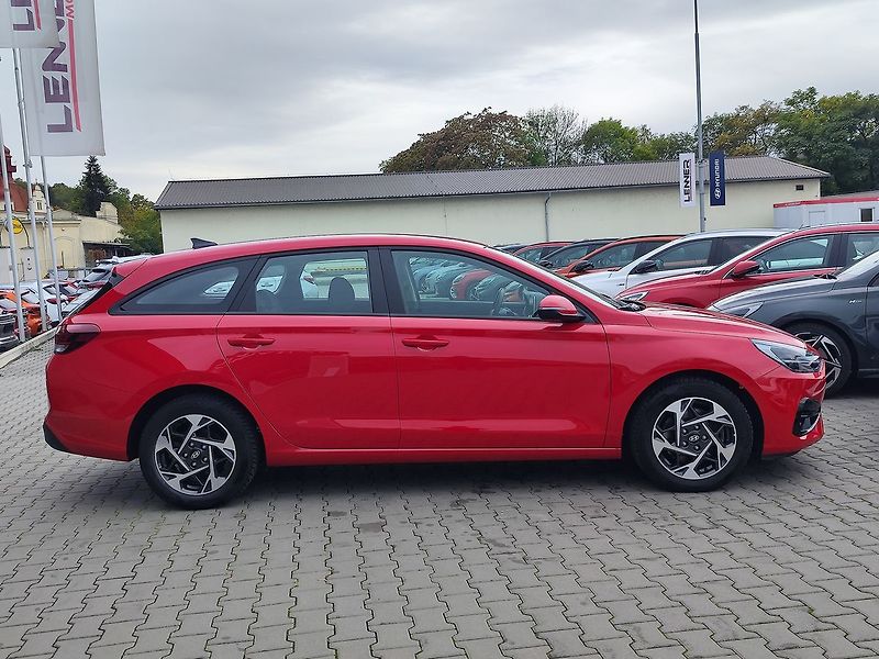 Hyundai i30 1.5T-GDI/103kW Comfort 16 DCT - fotka 4 z 29