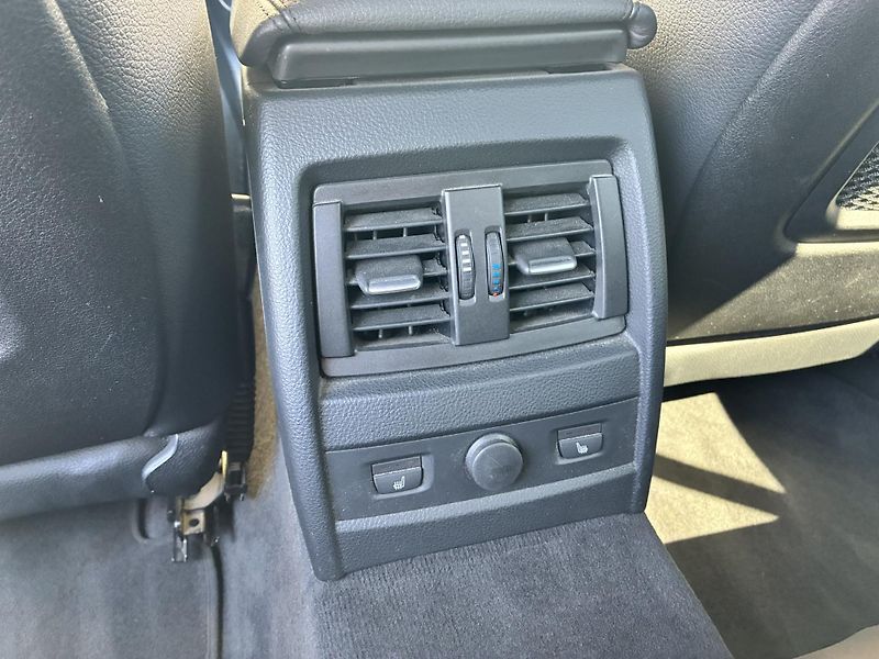 BMW Řada 3 320d 135kW xDrive - fotka 23 z 26