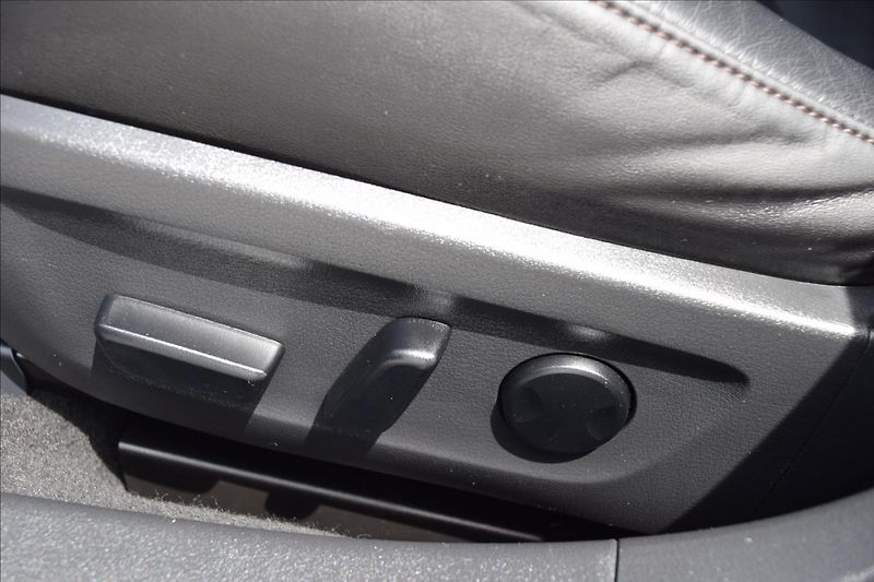 Mazda 3 2,0 i 90KW NÍZKÉ KM KUŽE ALU - fotka 34 z 55