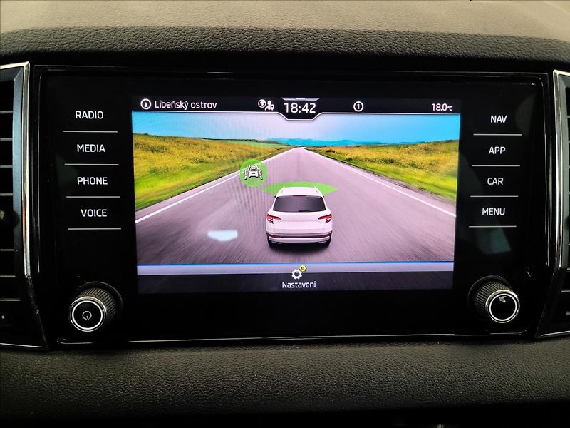 Škoda Karoq 1,5 TSI,DSG,navi,110kw - fotka 26 z 49