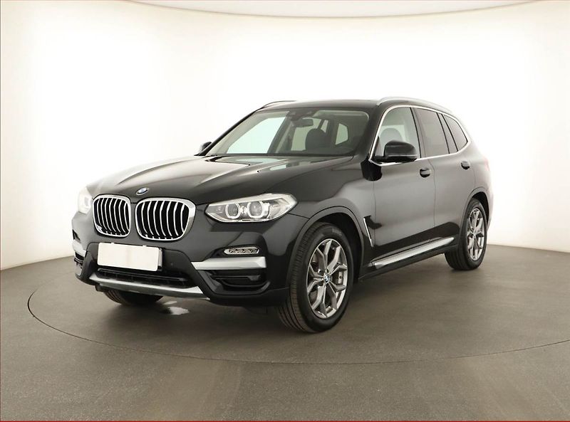 BMW X3 (2017) xDrive20d - fotka 2 z 21