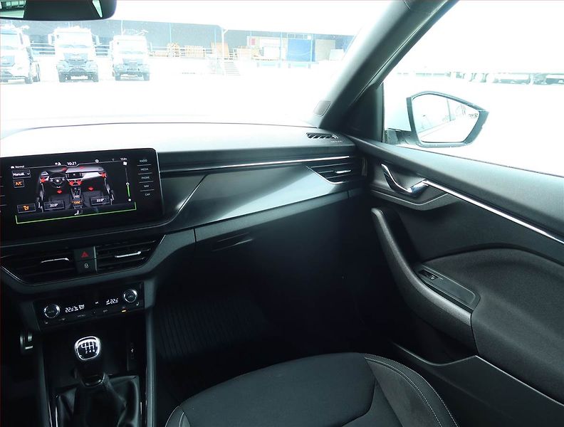 Škoda Scala (2021) Style Plus 1.5 TSI, Serv.kniha - fotka 8 z 22