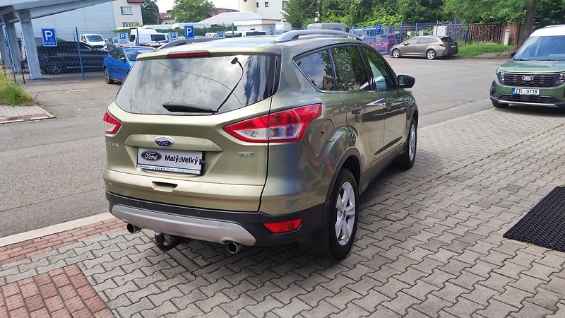 Ford Kuga (2014) - fotka 6 z 23