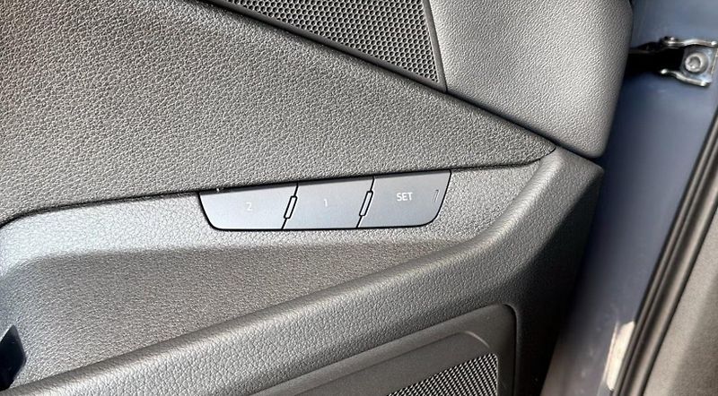 Audi Q8 e-tron 50 Q Kamera Tažné Ambient - fotka 13 z 18