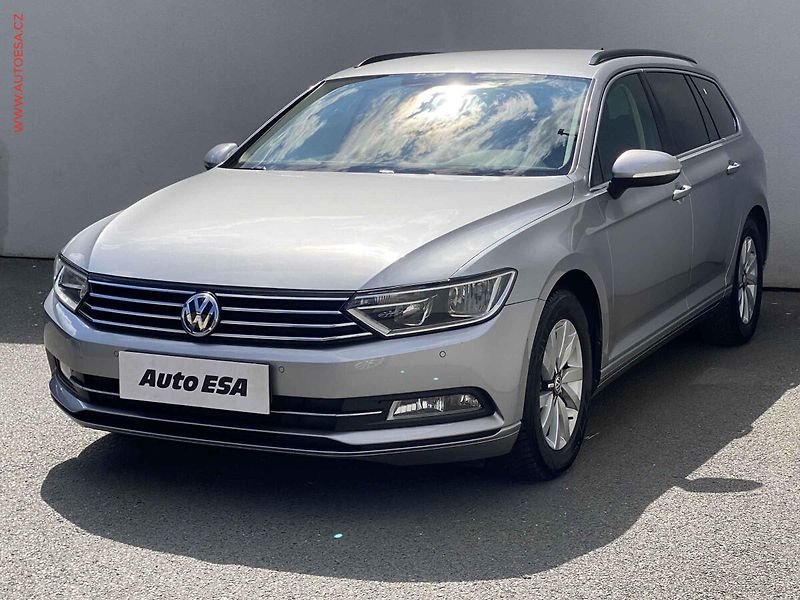 Volkswagen Passat (2018) 1.4TSi, Comfortline, navi - fotka 3 z 18