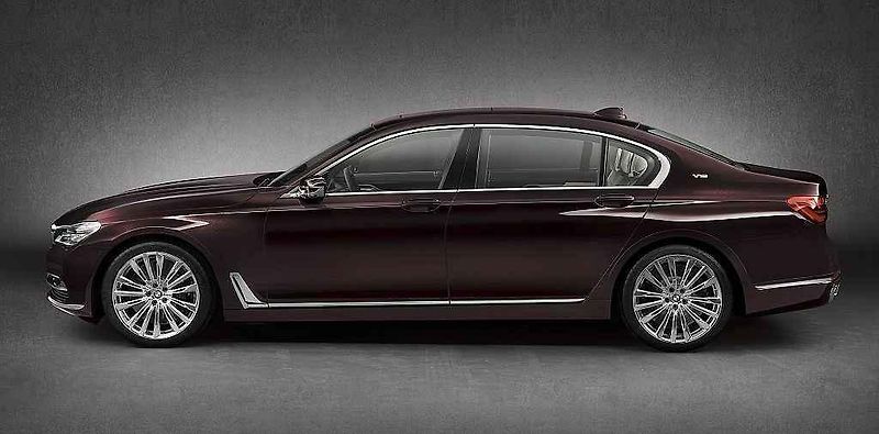 BMW M760Li xDrive.