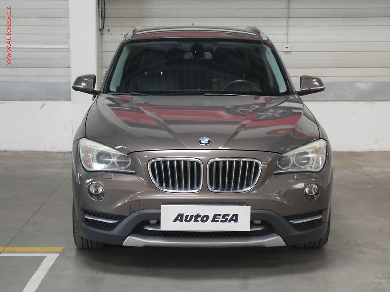 BMW X1 (2012) 2.0 d xD, Navi, xenon, kůže - fotka 2 z 21