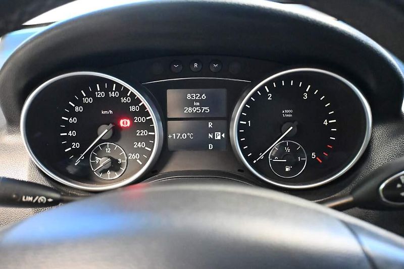 Mercedes-Benz Třídy M (2008) 3.0 4MATIC 7G-TRONIC XENON Vzd - fotka 23 z 33