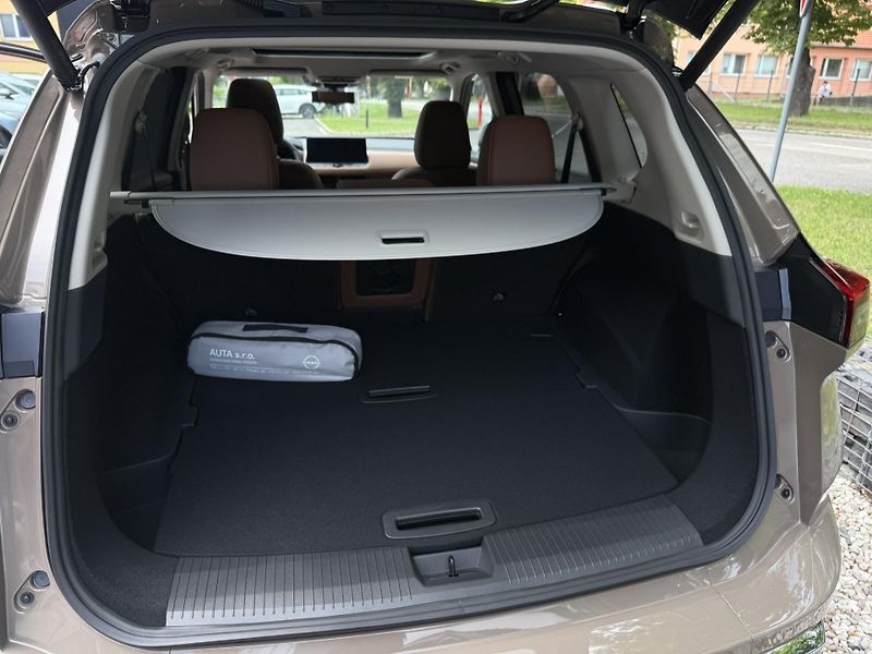 Nissan X-Trail (2026) E-POWER 213HP e-4ORCE TEKNA - fotka 9 z 21