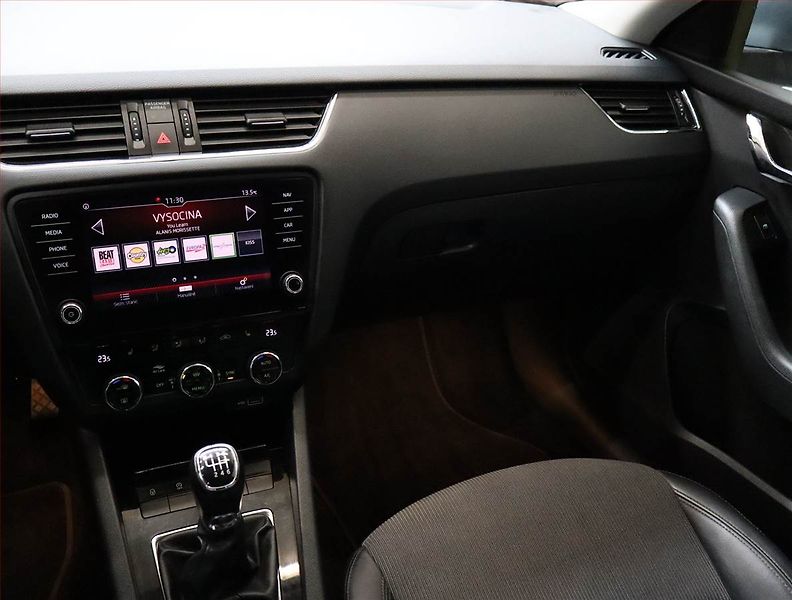 Škoda Octavia (2019) Style 1.5 TSI, Kůže, Navi - fotka 8 z 19