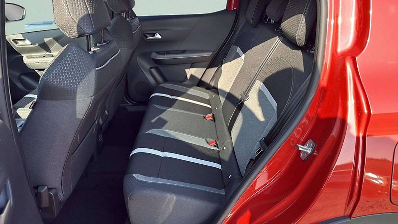 Opel Frontera (2026) GS Hybrid 1.2 TURBO (81kW/110k - fotka 18 z 24