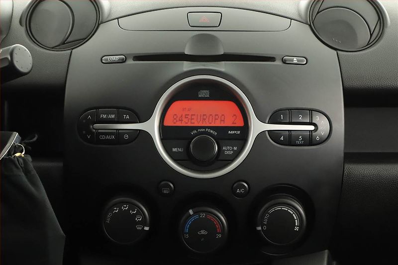 Mazda 2 (2009) 1.3 i, ČR,1.maj, jezdí výborně - fotka 11 z 13