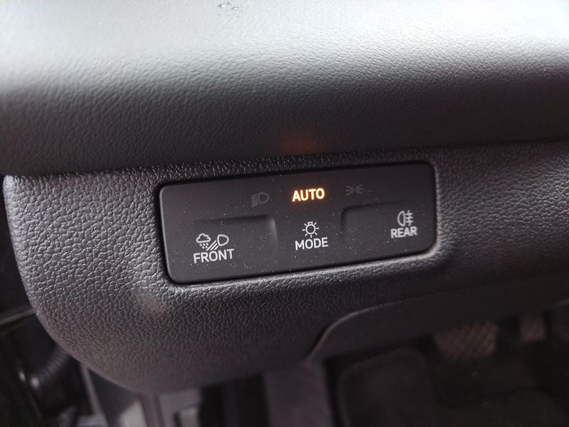 Volkswagen T-Roc Style 1,5 eTSI 110 kW 7DSG - fotka 16 z 30