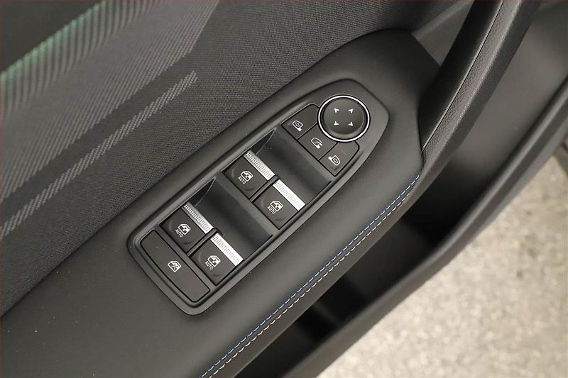 Renault Symbioz (2025) E-Tech Full Hybrid - fotka 23 z 26