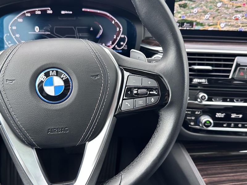 BMW Řada 5 530e xDrive Model Luxury - fotka 12 z 23