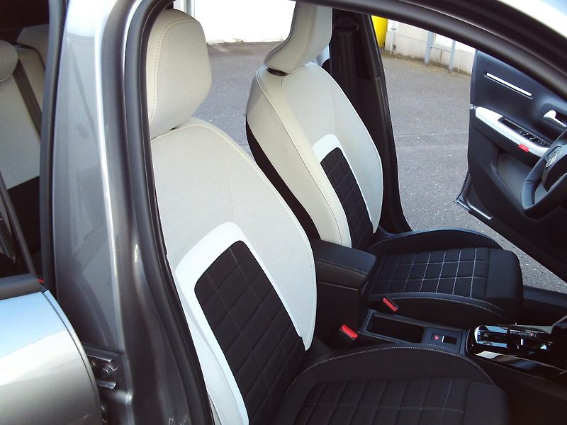Citroën C3 MAX Hybrid 110k Automatic - fotka 10 z 17