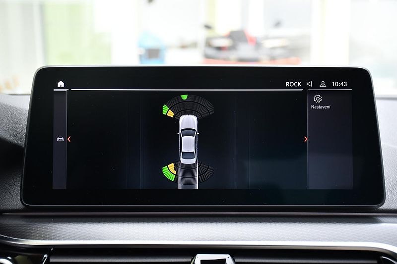 BMW Řada 5 520i M-SPORT 1M ČR REZERVACE - fotka 32 z 39