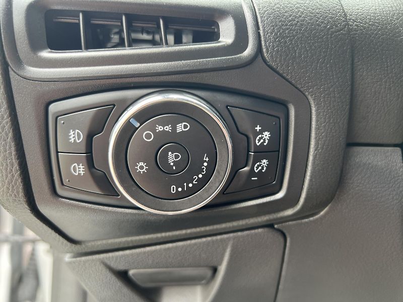 Ford Focus 1.0i KLIMATIZACE ALU PŮVOD ČR - fotka 13 z 37