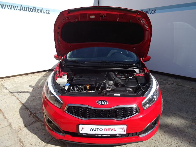 Kia Ceed (2016) 1.6CRDi,100kW,NovéČR,klima - fotka 20 z 22