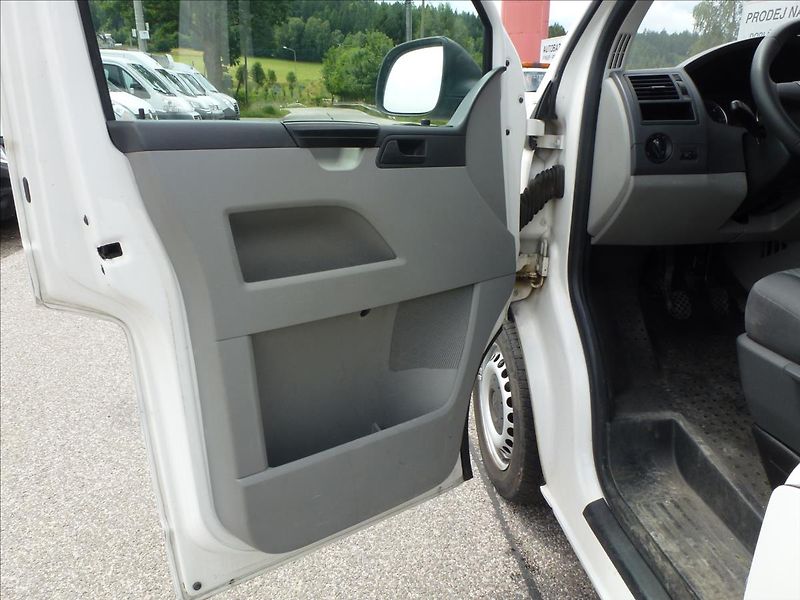 Volkswagen Transporter 2,0 TDI Long L2 Klima 6 míst - fotka 17 z 44