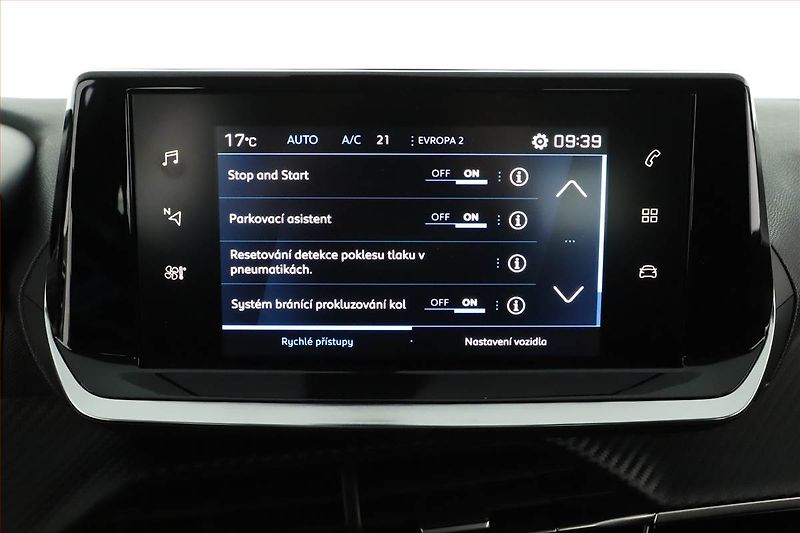Peugeot 2008 (2021) 1.2 PureTech, Serv.kniha - fotka 13 z 17
