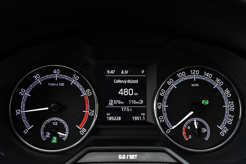 Škoda Octavia 1.5 TSi G-TEC,NAVI,TEMP,TAŽNÉ - fotka 15 z 45