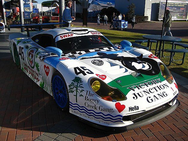Porsche/Fabcar pro vytrvalostní závod 24 hodin Daytona 2004, které řídili Kyle Petty, Paul Newman, Gunnar Jeannette a Mike Brockman., zdroj: Wikimedia Commons, The359, CC BY-SA 2.0